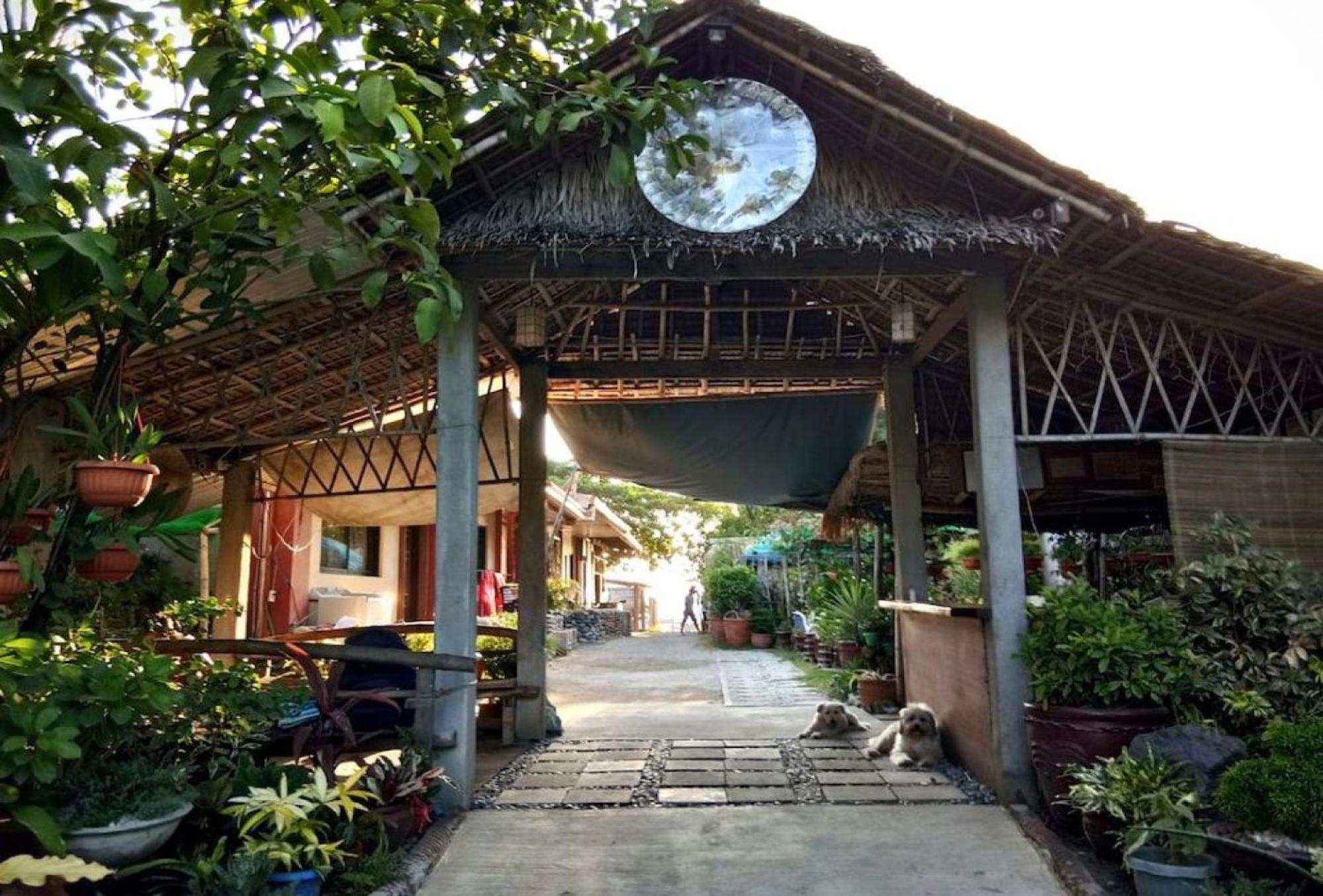 Reddoorz Hostel At Megans Paradisio Beach Resort 산 안토니오 외부 사진