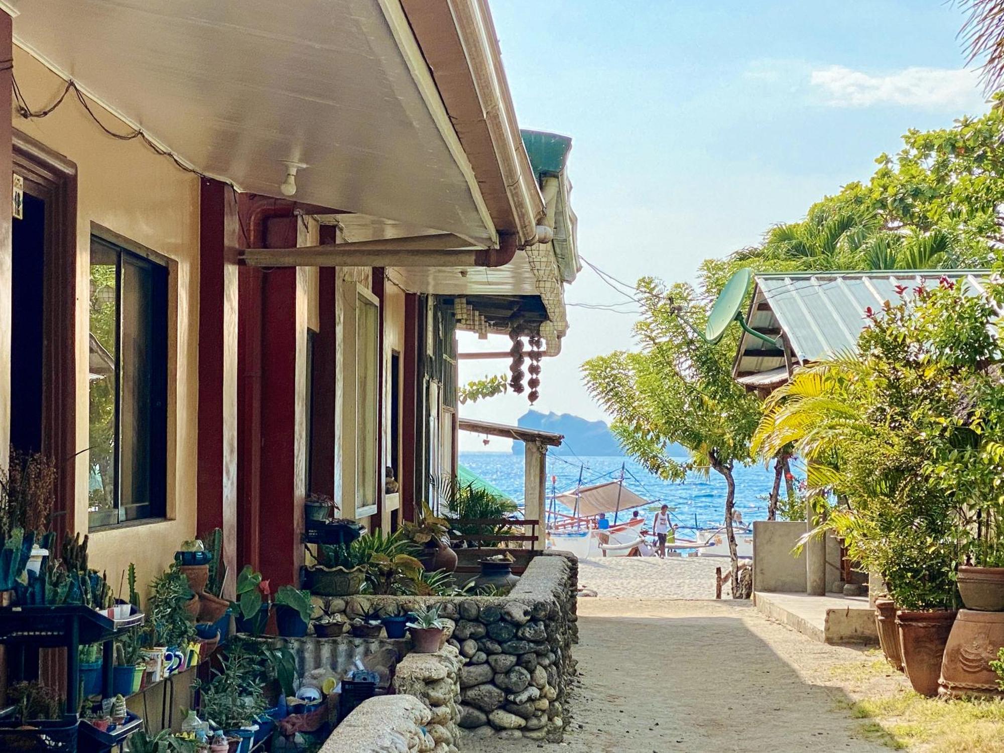 Reddoorz Hostel At Megans Paradisio Beach Resort 산 안토니오 외부 사진