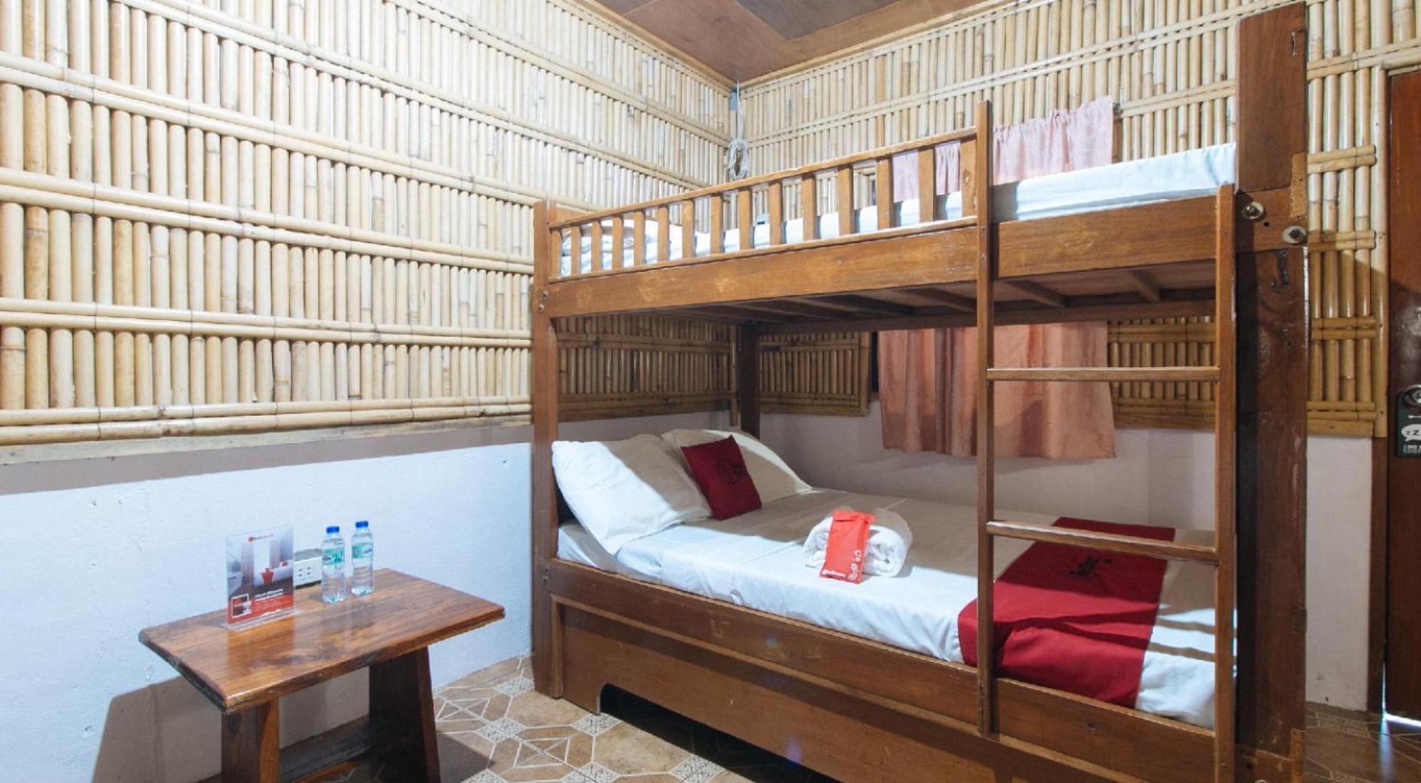 Reddoorz Hostel At Megans Paradisio Beach Resort 산 안토니오 외부 사진